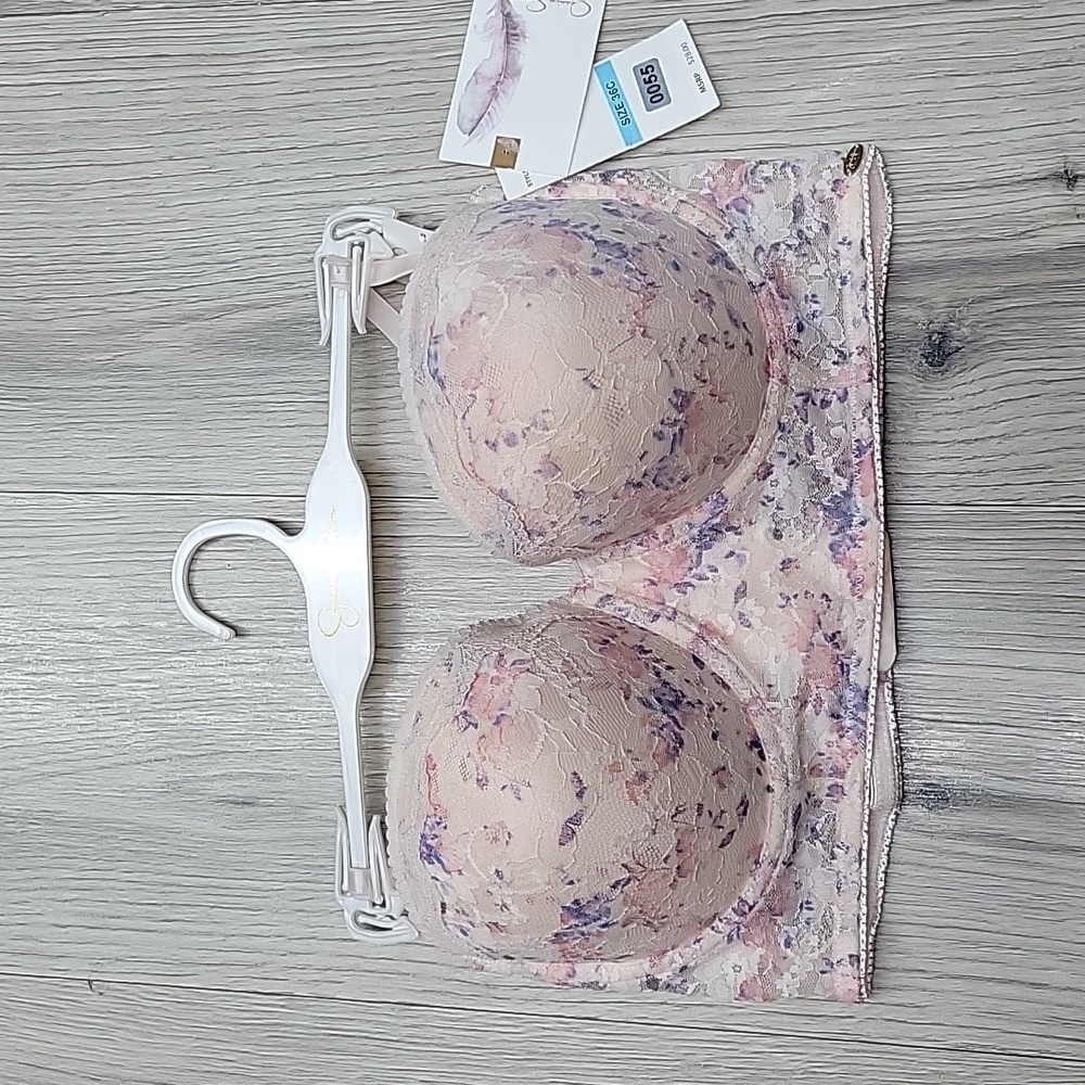 JESSICA SIMPSON BRA.